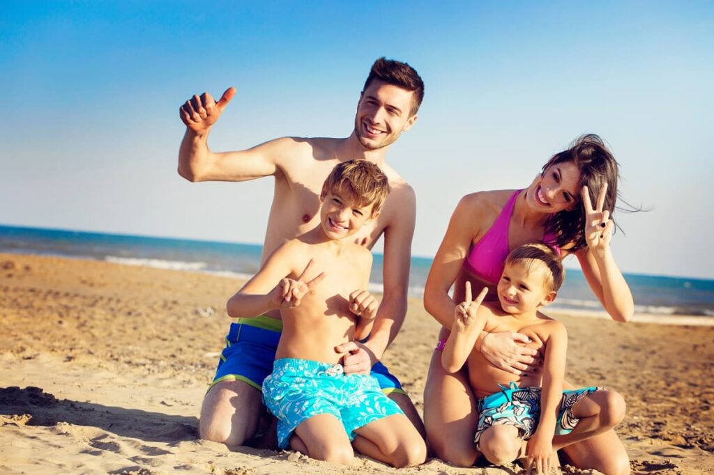 Familia-playa-melanoma-propolisnatural-propol-mel